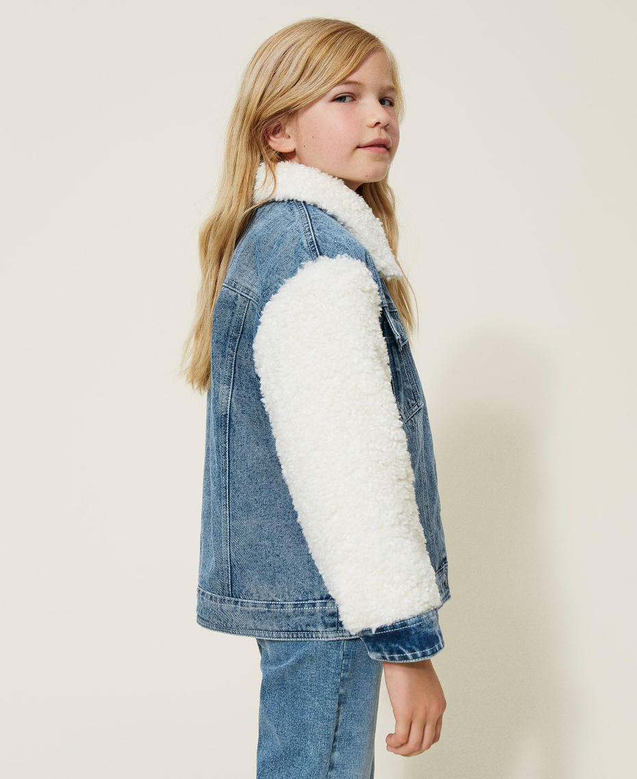 Blouson en jean et fausse fourrure