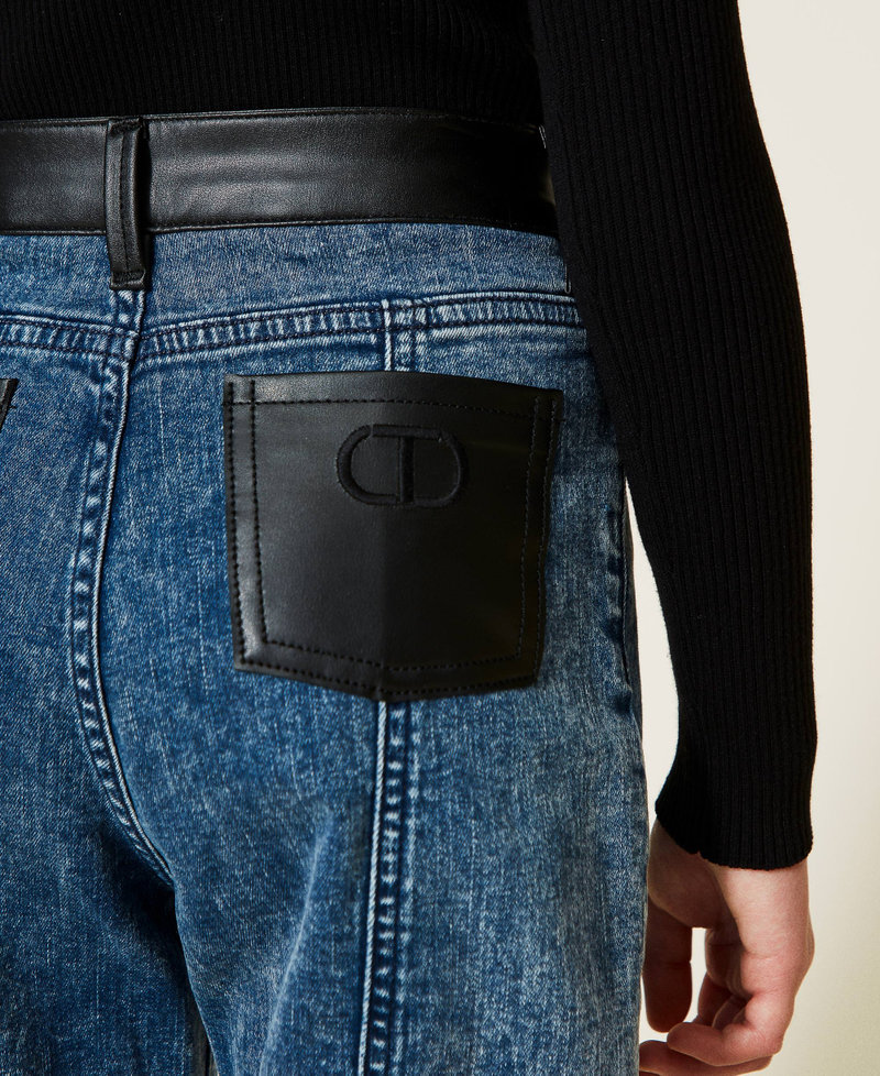 Jeans mit Details in Lederoptik