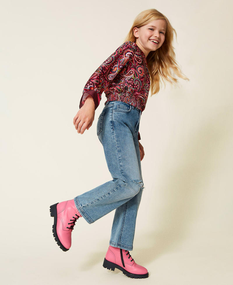Regular jeans with rips