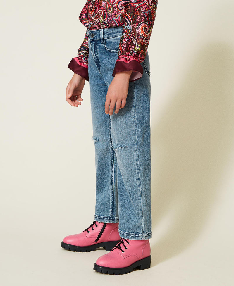 Regular jeans with rips
