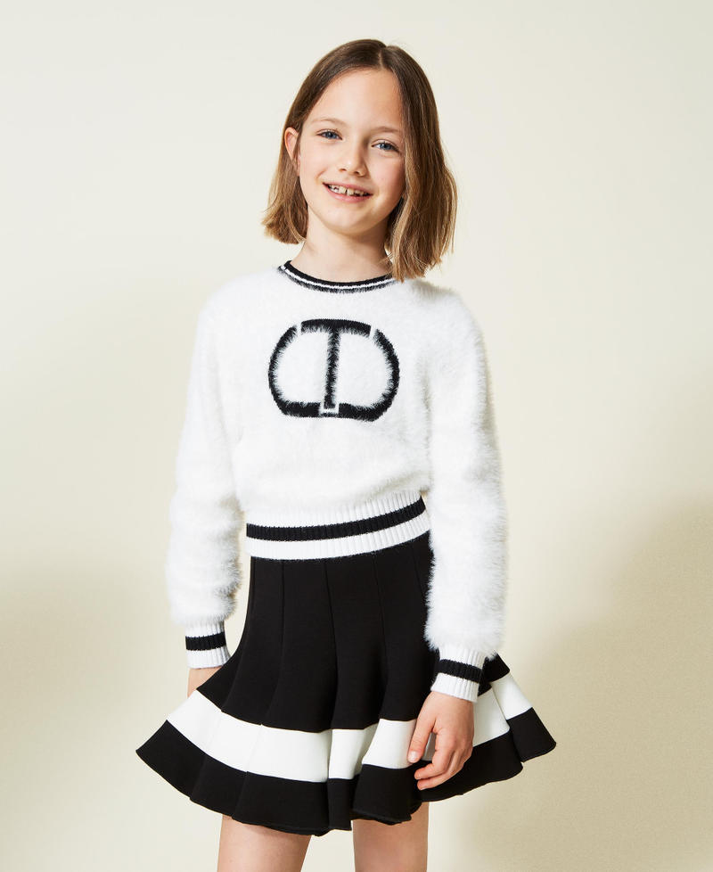 Flauschstrick-Pullover mit Logointarsie Zweifarbig Off White / Schwarz Mädchen 222GJ307G-01