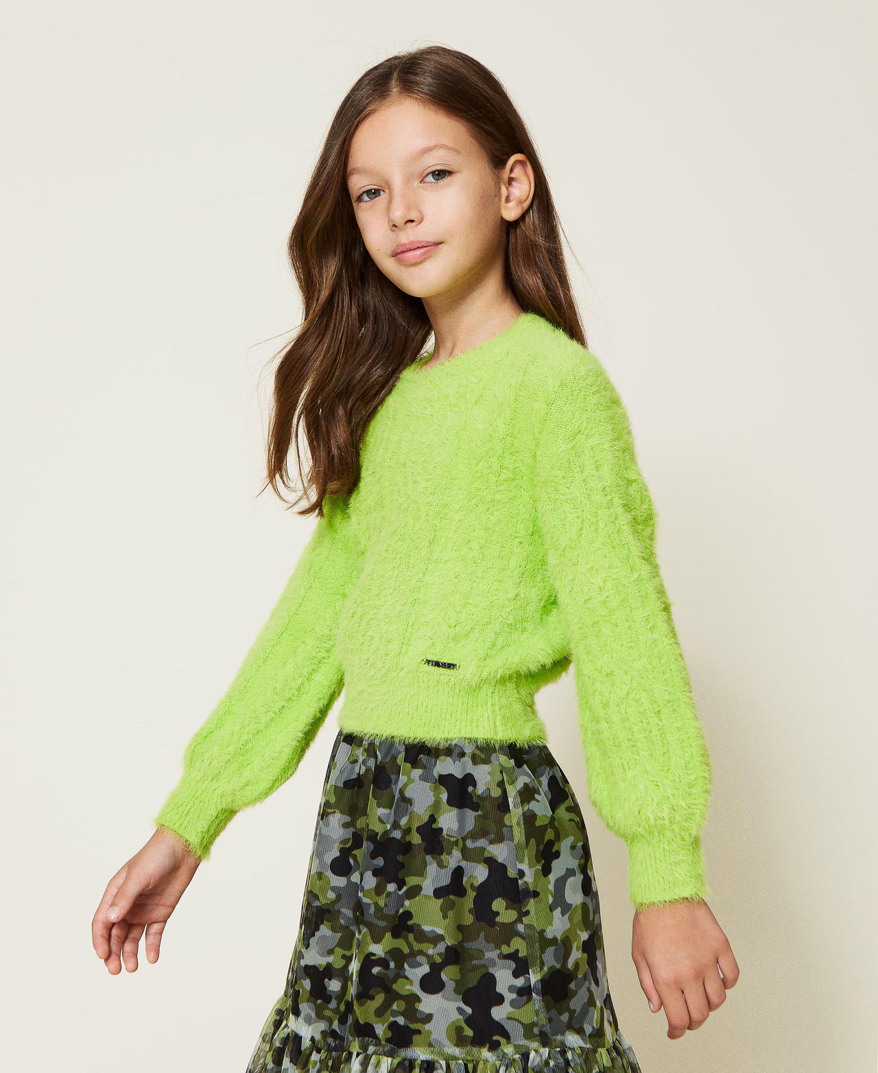 Flauschstrick-Pullover mit Zopfmuster