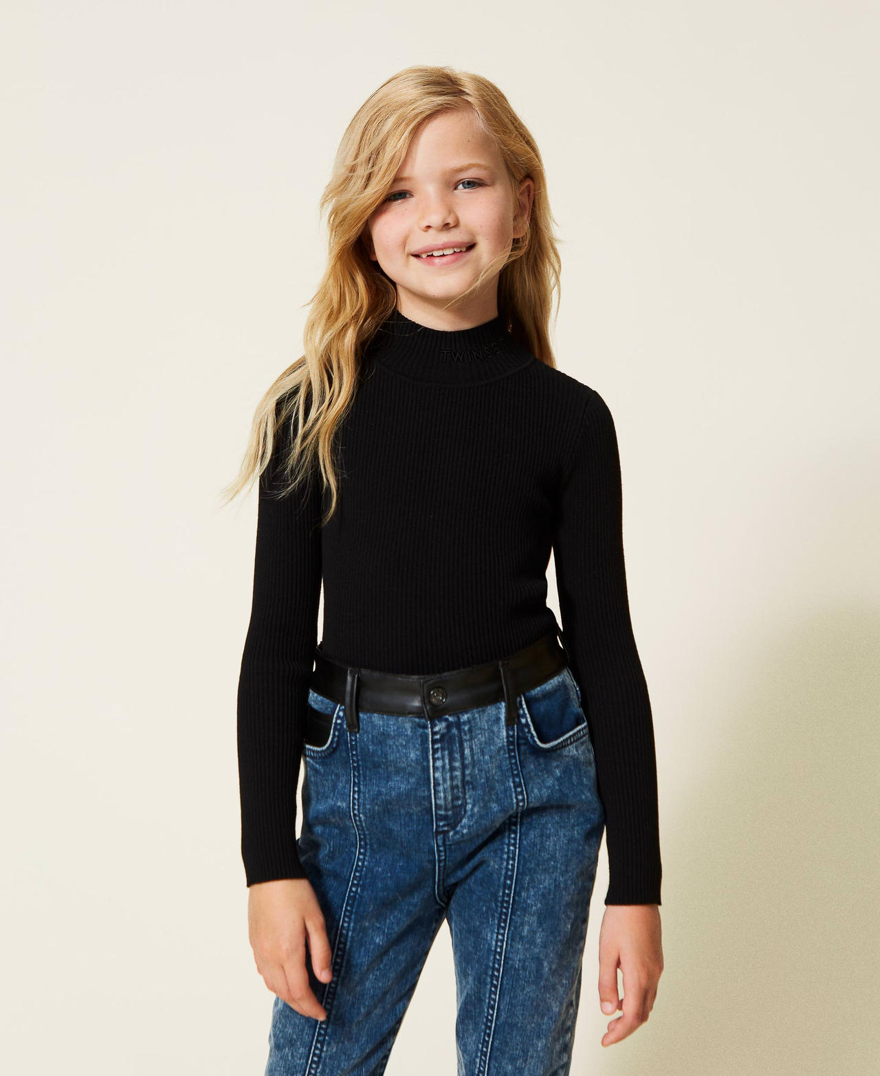 ファッションシーンで話題のこれから流行るブランド12選 with jumper Turtleneck embroidered Black Girl, logo トップス