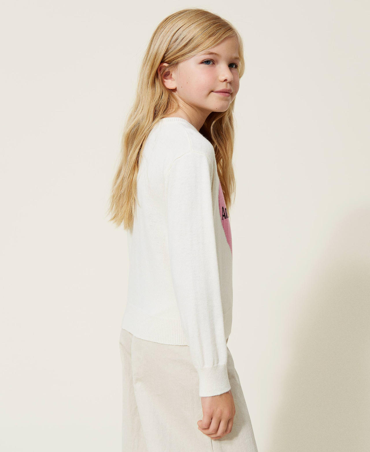 Pull avec c&oelig;ur incrust&eacute;