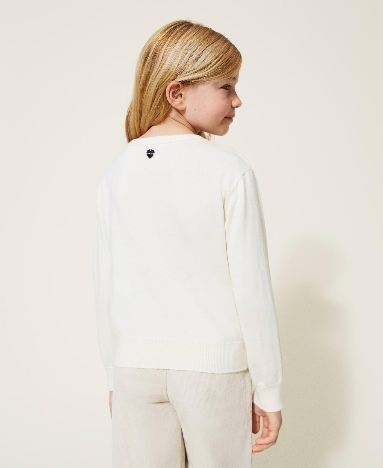 Pull avec c&oelig;ur incrust&eacute;