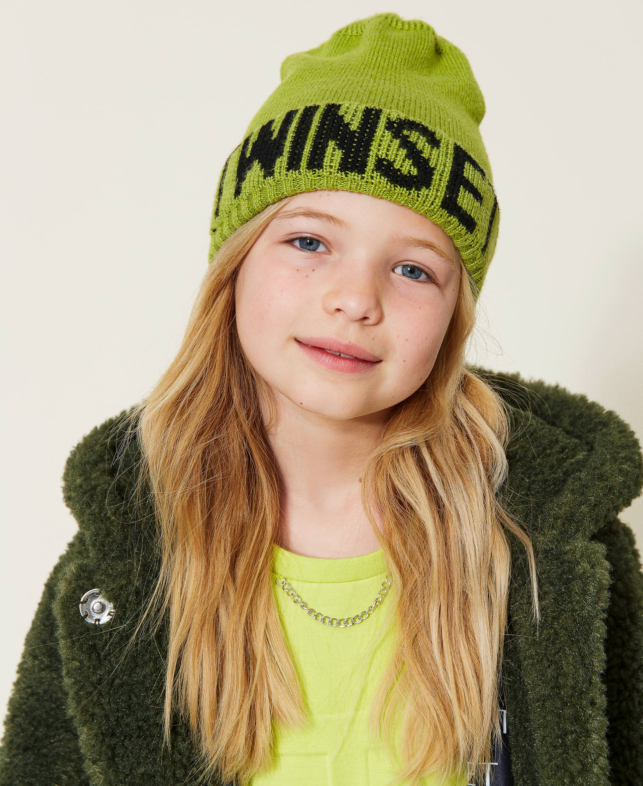 Knit beanie with logo "Kiwi Colada" Green Girl 222GJ4470-0S
