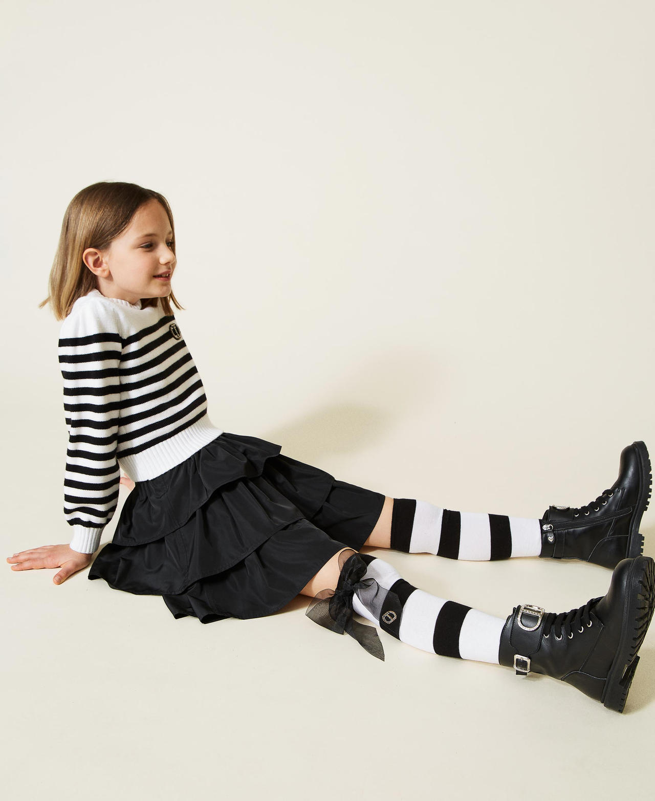 Striped thigh-high socks with bow Off White / Black Stripes Girl 222GJ4562-0S