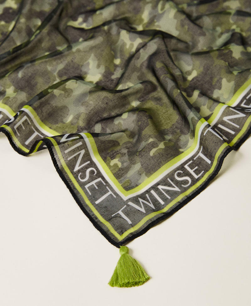 Kefiah stampata con nappa