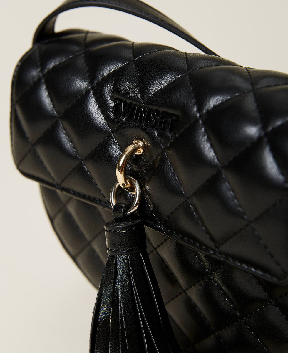 Matelass&eacute; shoulder bag