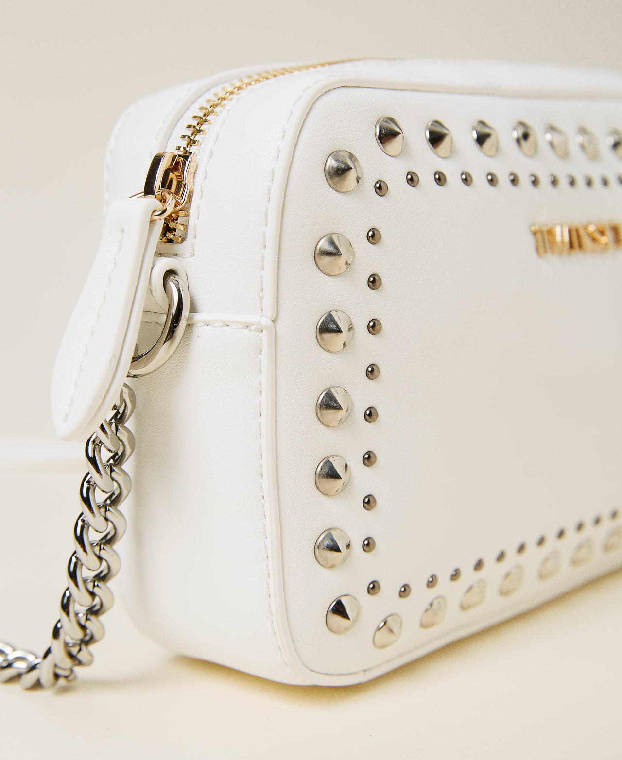 Shoulder bag with studs