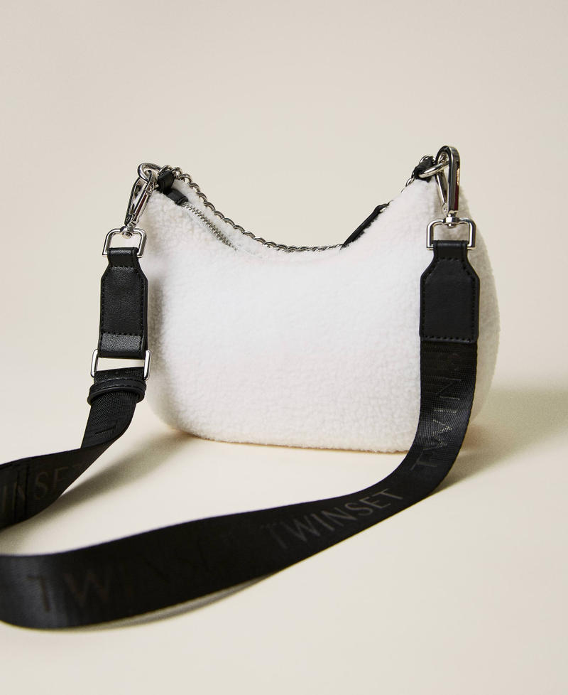 Besace en fausse fourrure avec logo