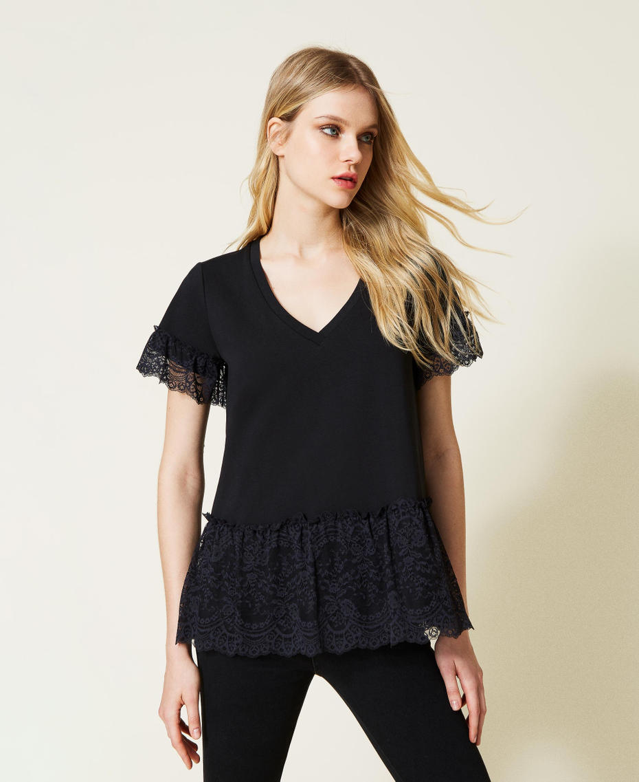 T-shirt with lace flounce