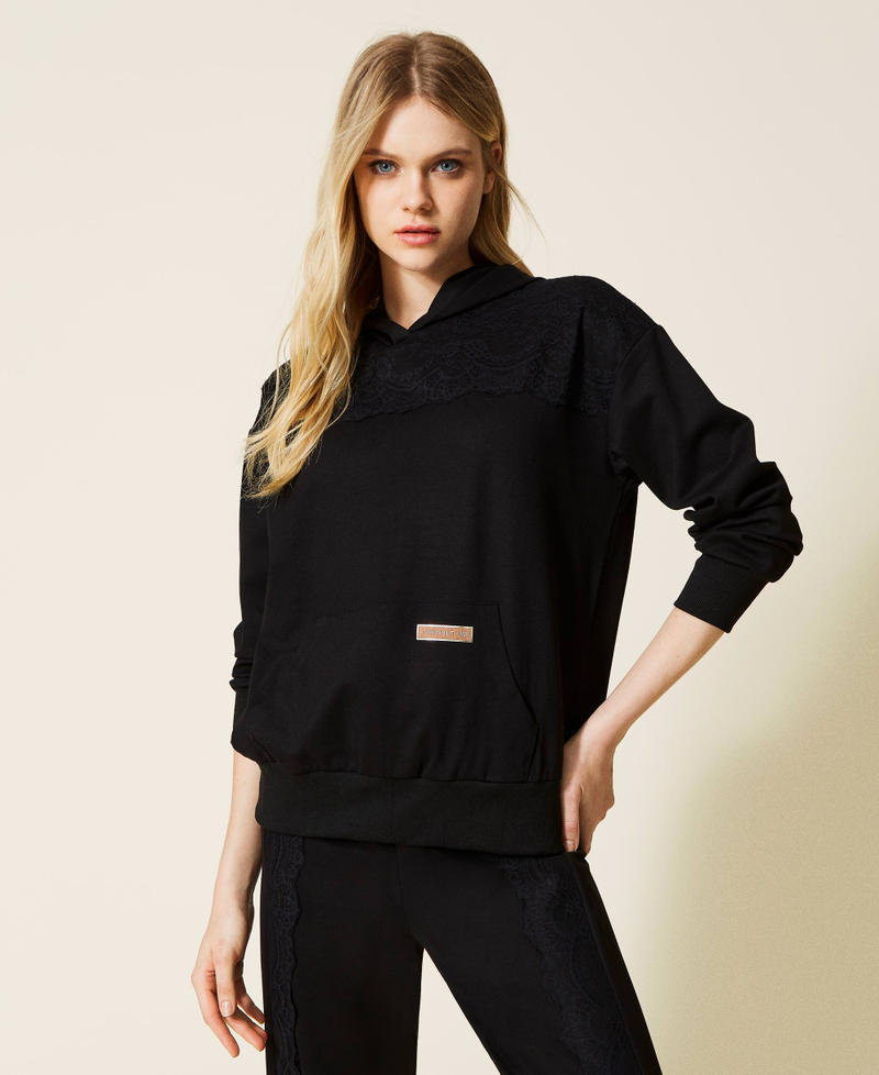 Sweat-shirt et pantalon de jogging avec dentelle