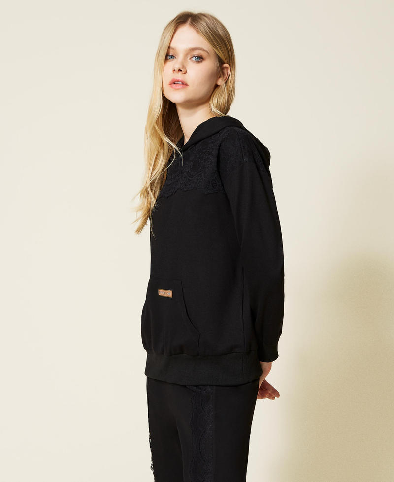 Sweat-shirt et pantalon de jogging avec dentelle