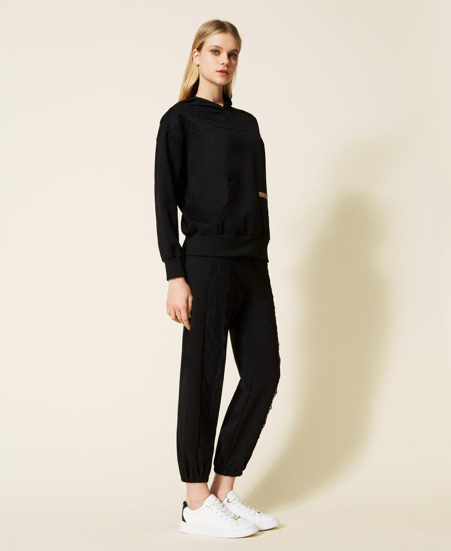 Sweat-shirt et pantalon de jogging avec dentelle