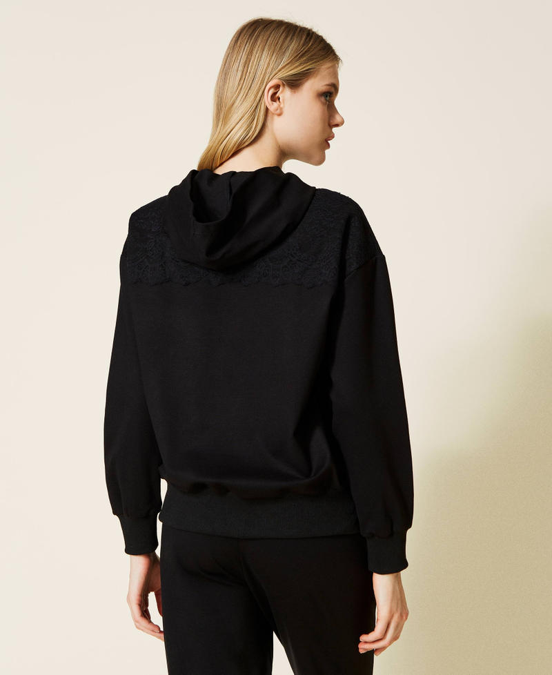 Sweat-shirt et pantalon de jogging avec dentelle