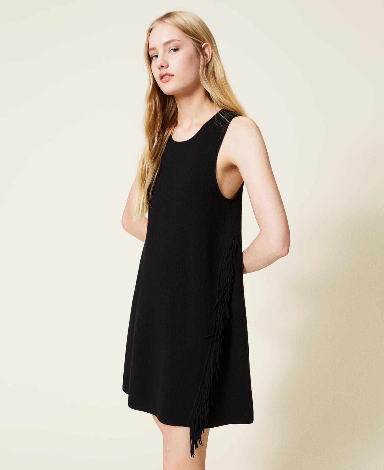 Robe en maille avec franges