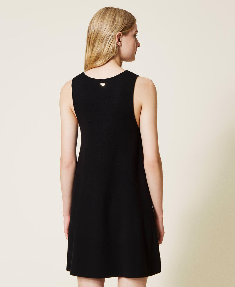 Robe en maille avec franges