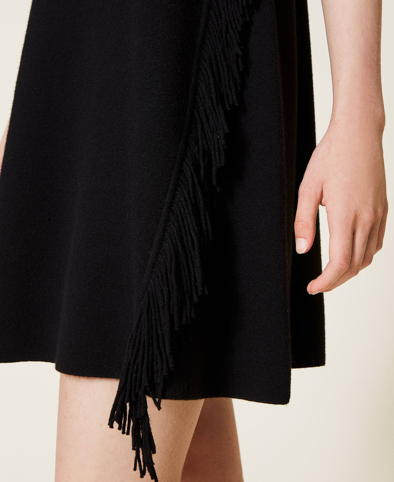 Robe en maille avec franges