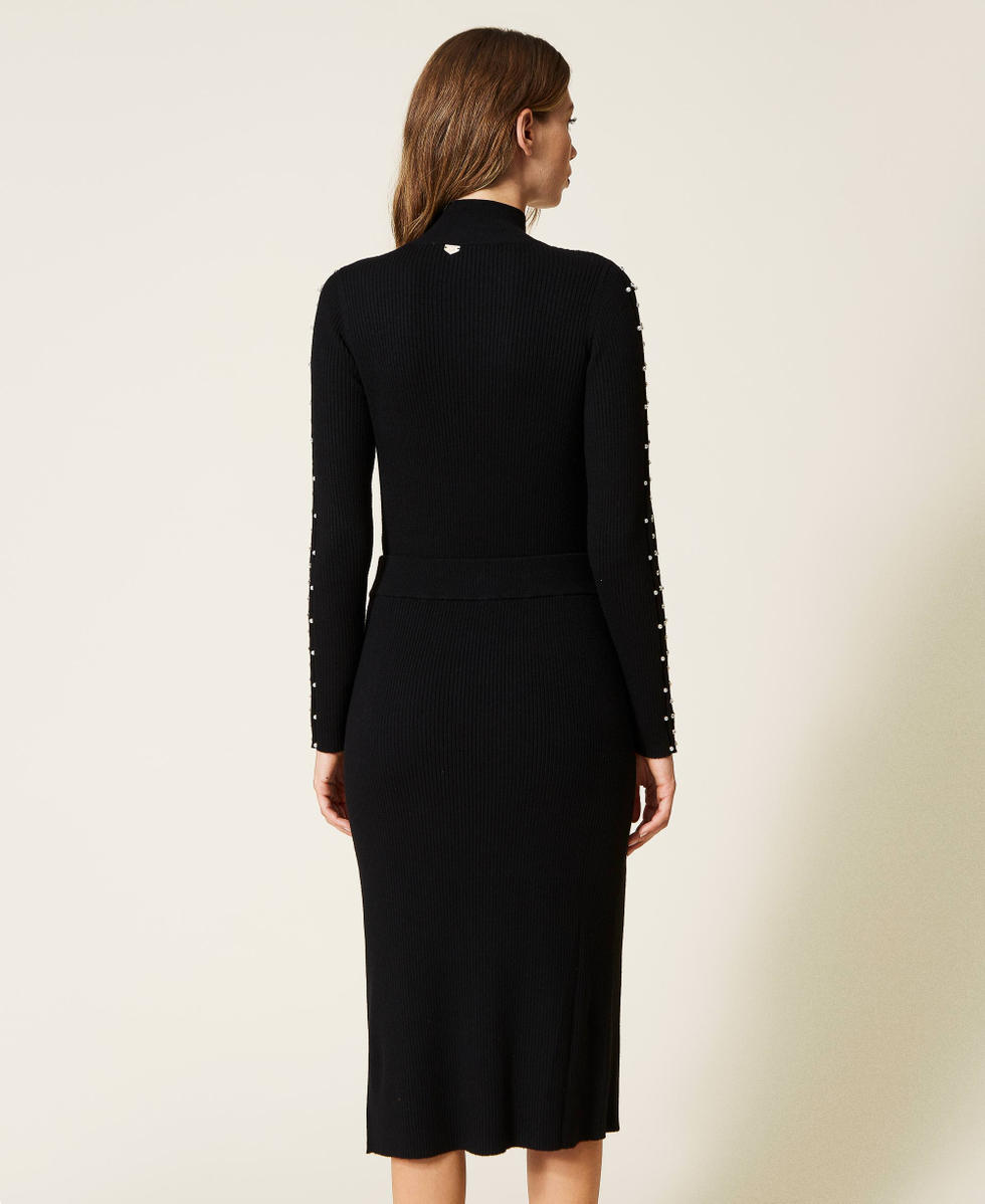Ribbed midi skirt with slit