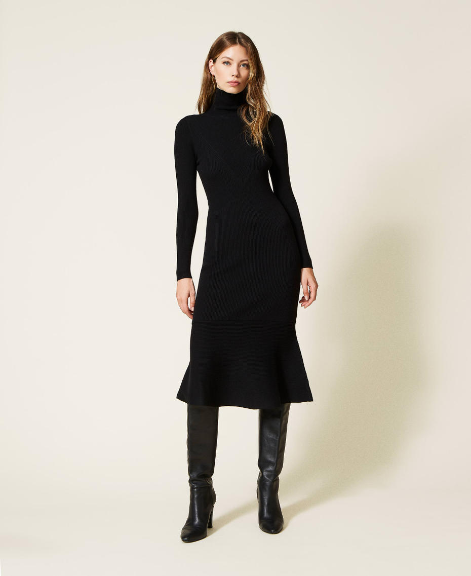 Ribbed knit midi dress