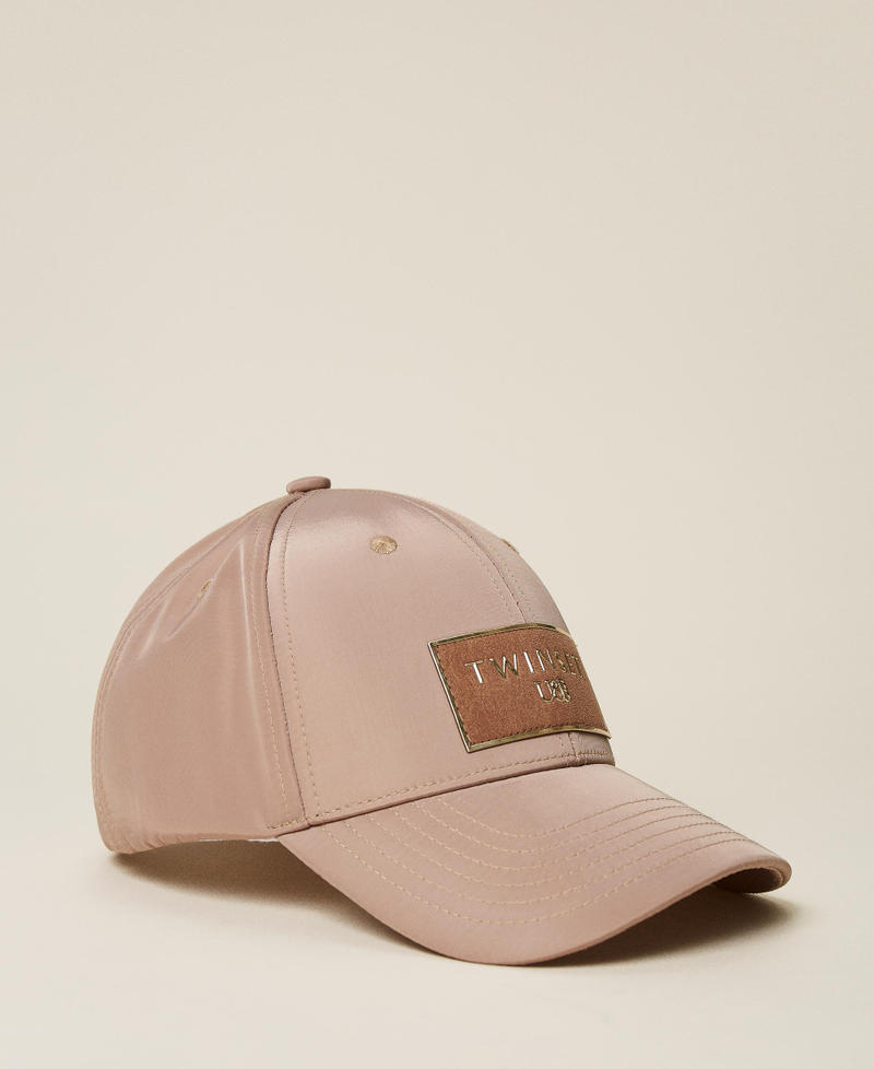 Casquette de baseball avec patch sigl&eacute;