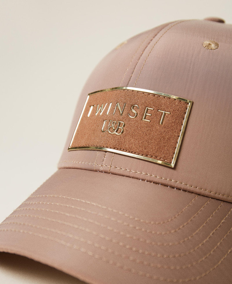 Casquette de baseball avec patch sigl&eacute;