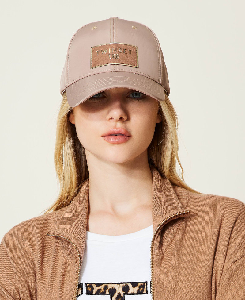 Casquette de baseball avec patch sigl&eacute;