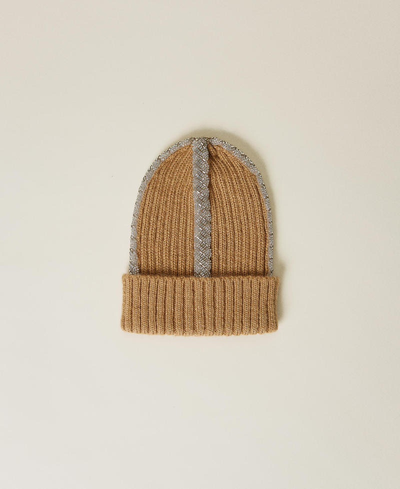 Knit beanie with embroidery