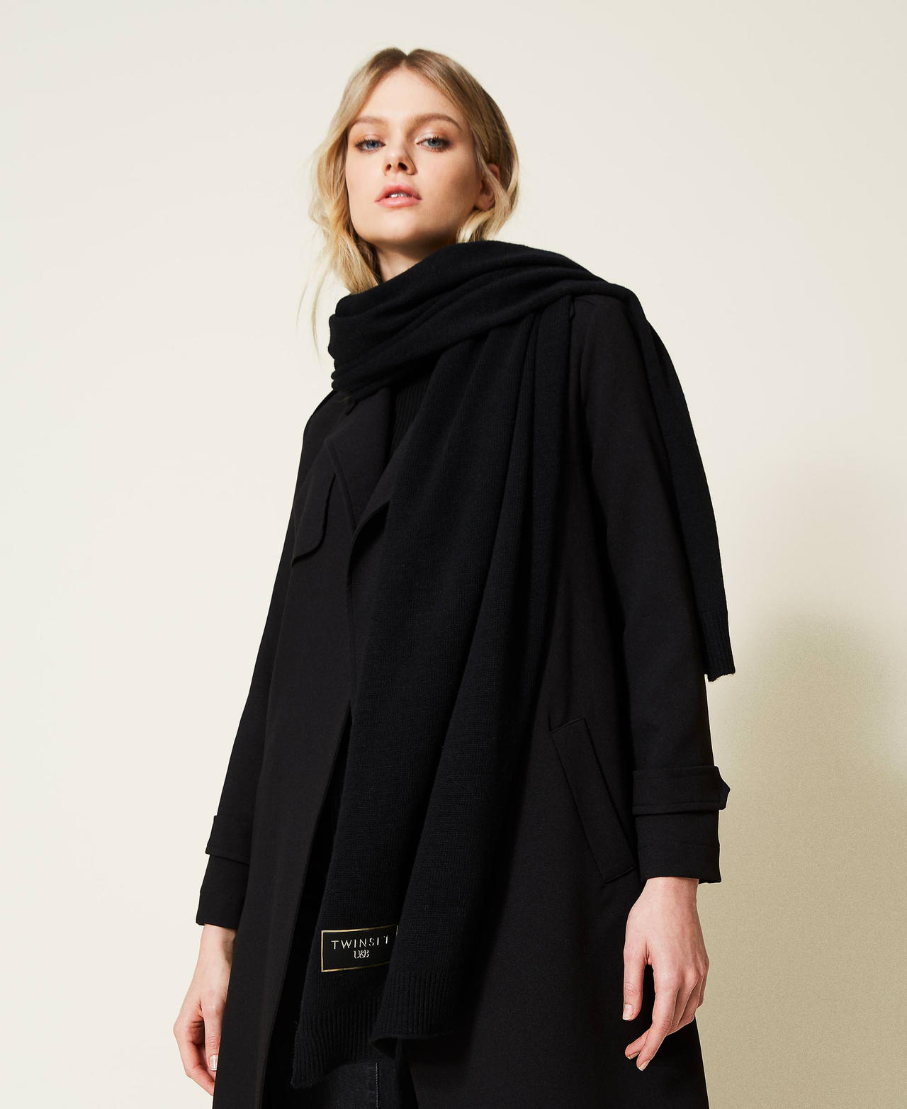 Écharpe en maille avec patch siglé Noir Femme 222LI4WHH_00006_0S