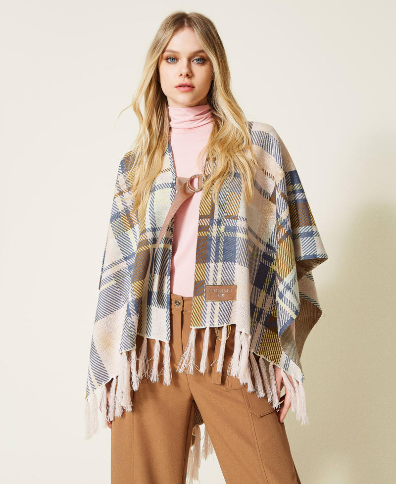 Poncho de jacquard de cuadros con flecos