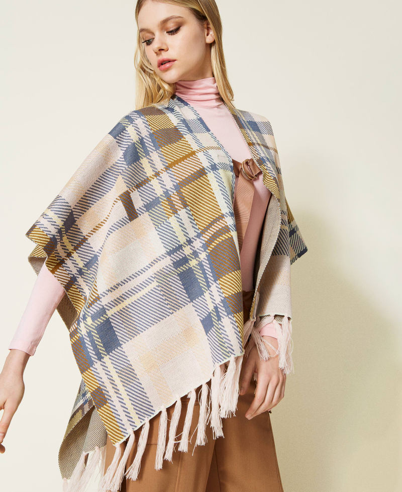 Poncho de jacquard de cuadros con flecos