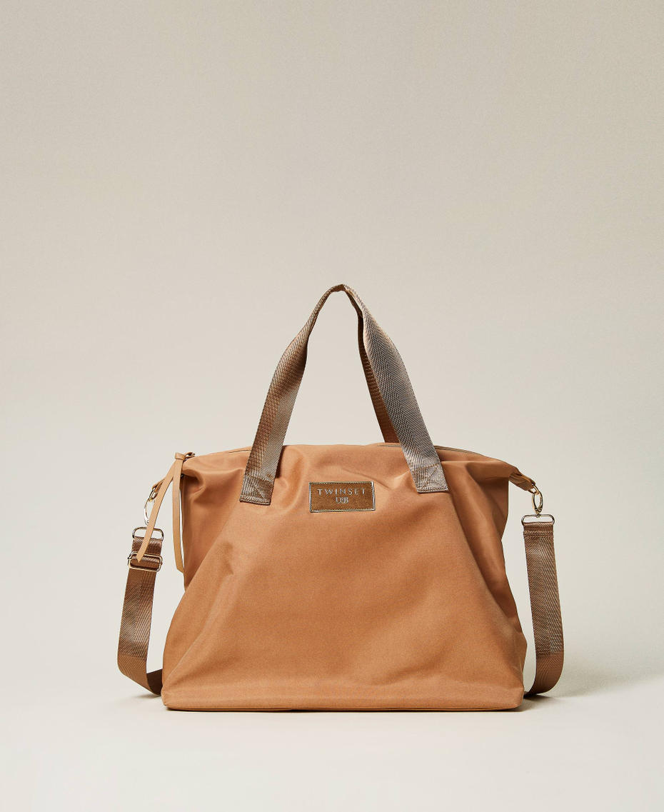 Weekend bag with logo patch