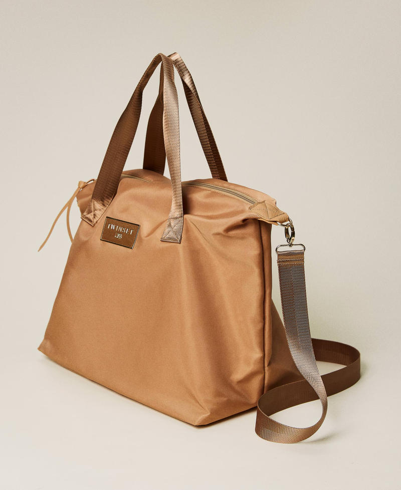 Weekend bag with logo patch