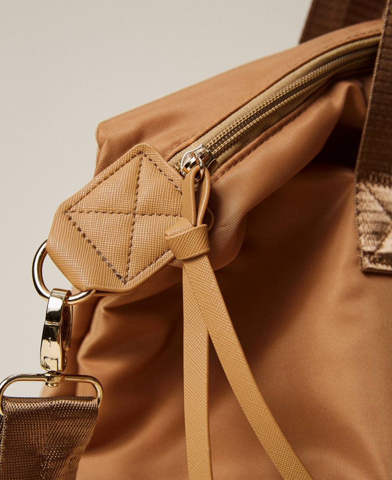 Weekend bag with logo patch