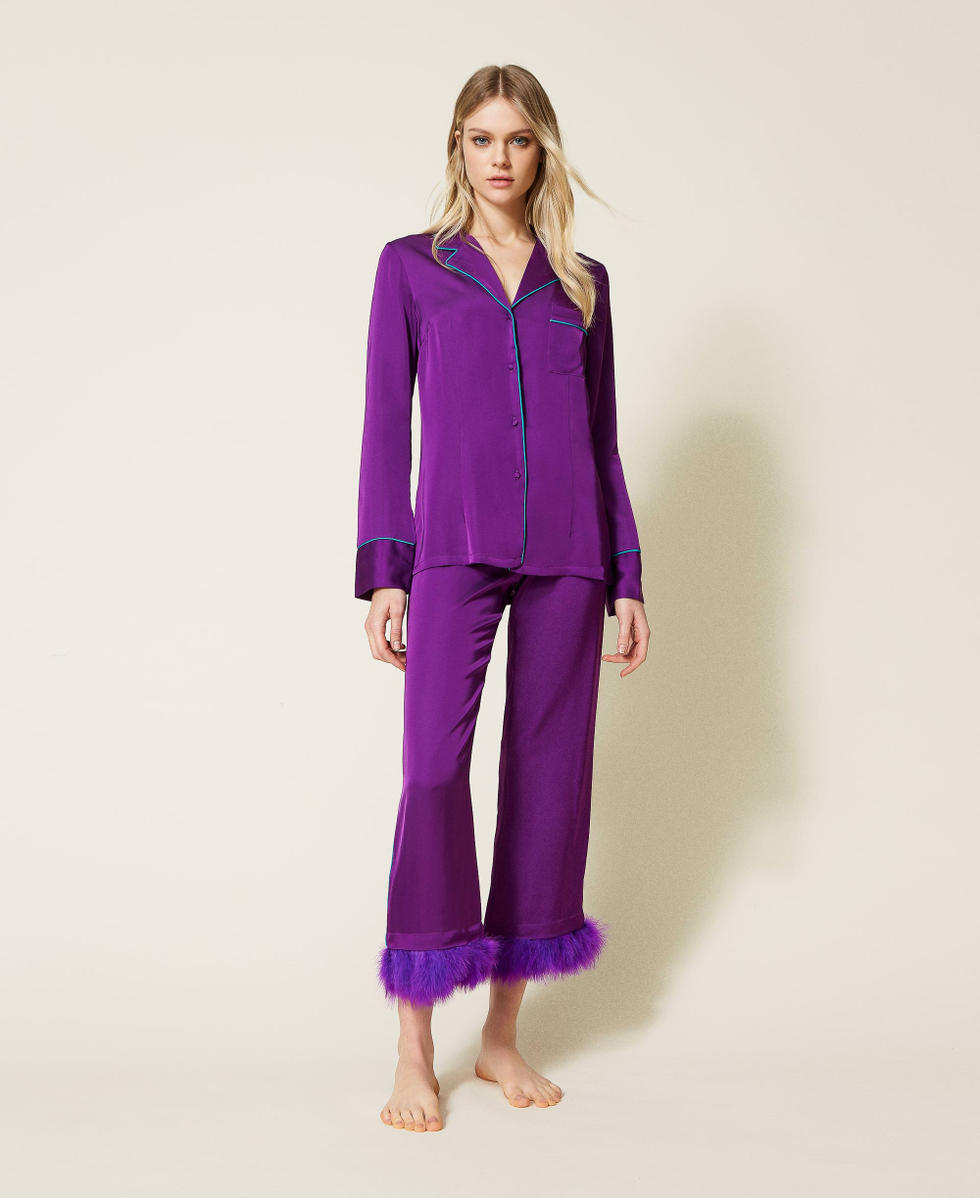 Mannish satin pyjamas with feathers