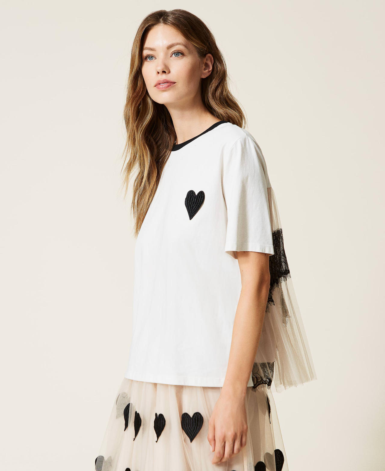 T-shirt with heart and lace Multicolour "Sugar" White / "Bone" Beige / Black Woman 222LL2GPP-03
