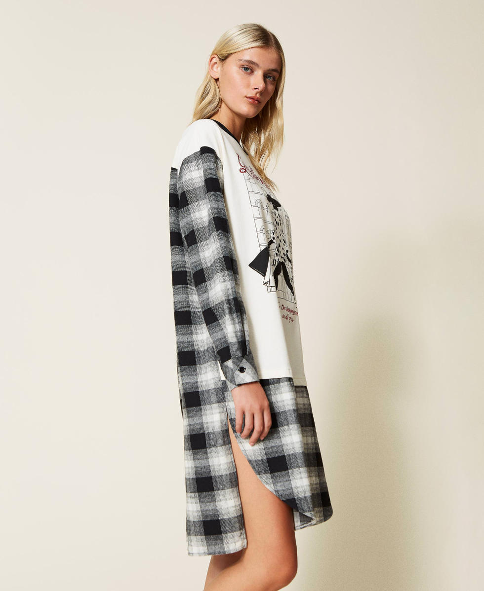 Chemise de nuit a carreaux avec imprime