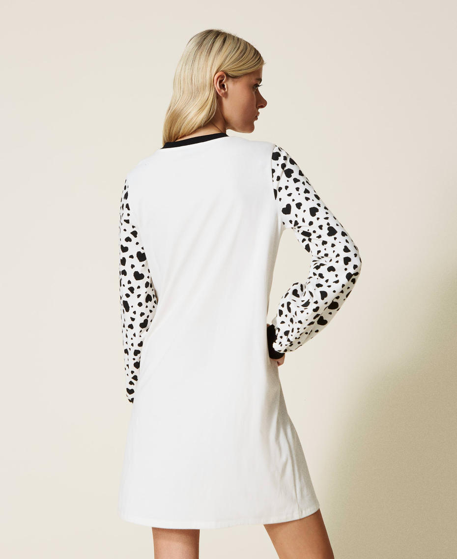 Camicia da notte con stampa cuori e logo