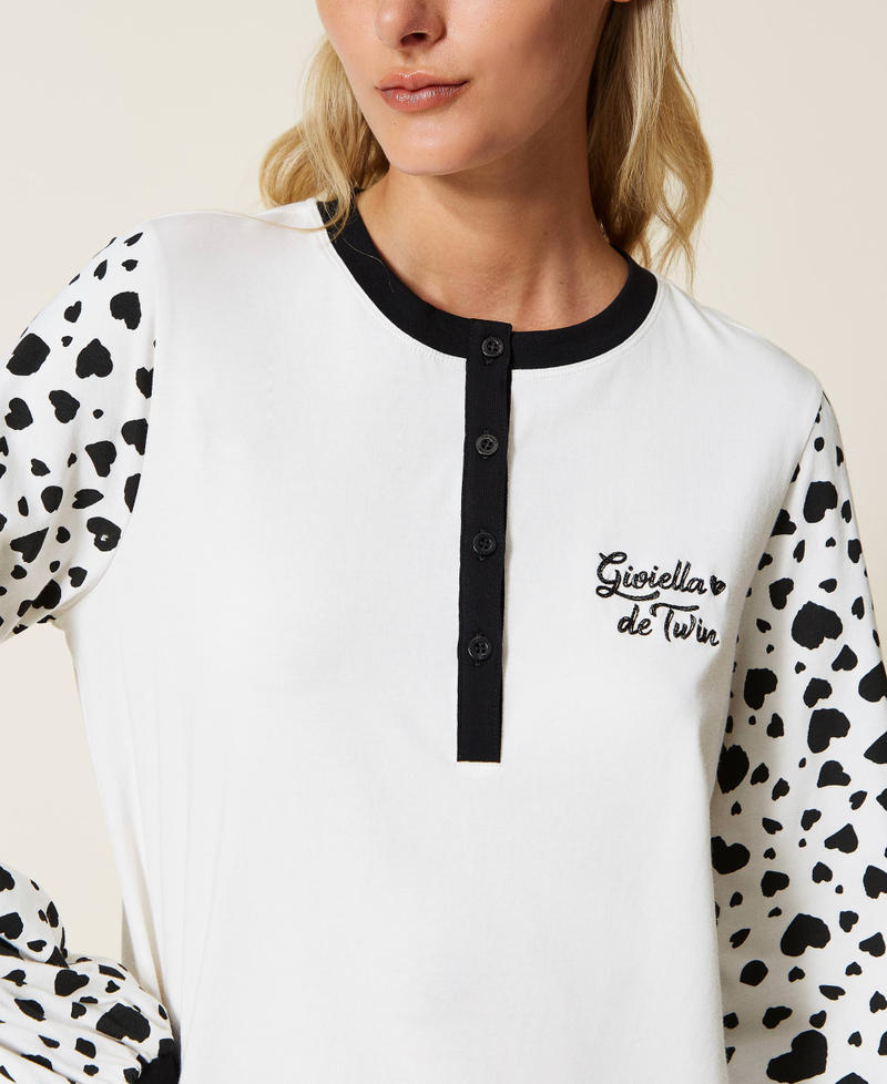Ночная рубашка с сердечками и логотипом Разноцветный Белый "Сахар"/ПР. СЕРДЕЧКИ/Черный женщина 222LL2GVV-04