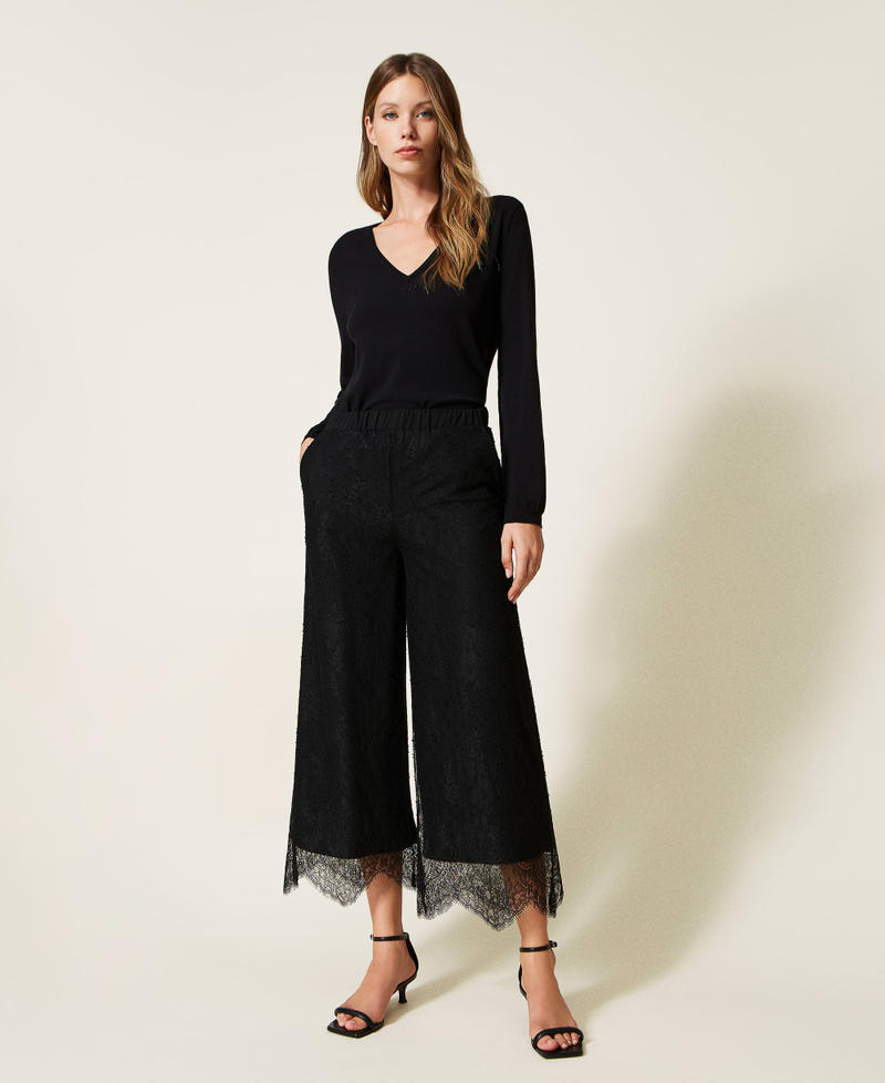 Pantaloni cropped in pizzo r&eacute;brod&eacute;