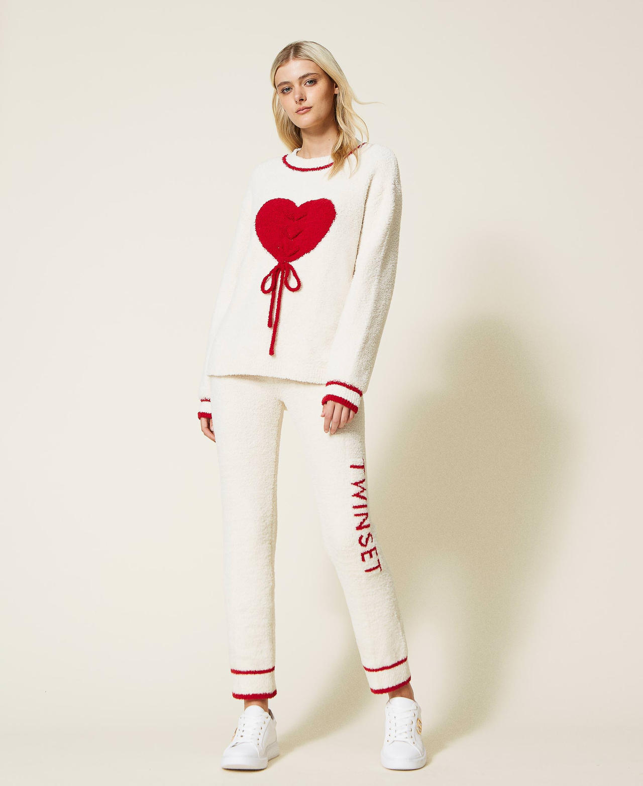 Maglia e pantaloni con cuore e logo Bicolor Bianco "Sugar" / Rosso Ardente Donna 222LL3ABB-02