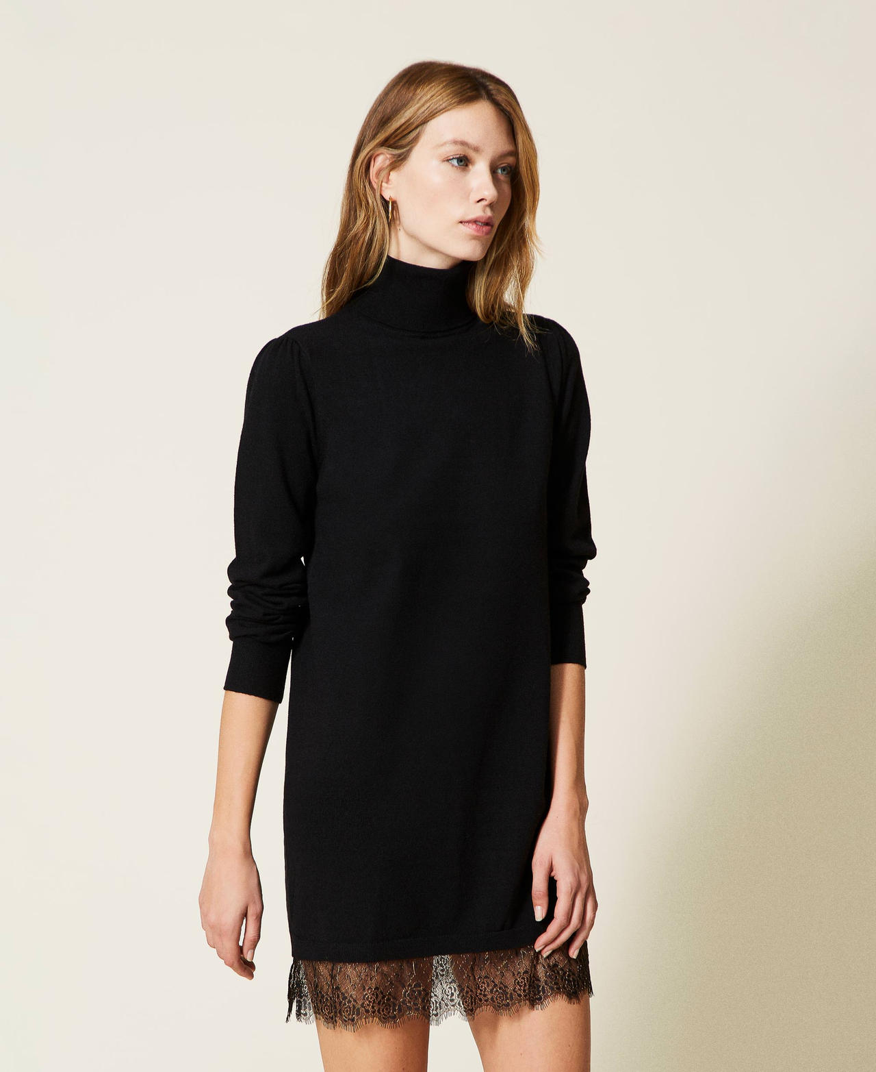 Robe courte en maille avec volant en dentelle Femme, Noir TWINSET Milano