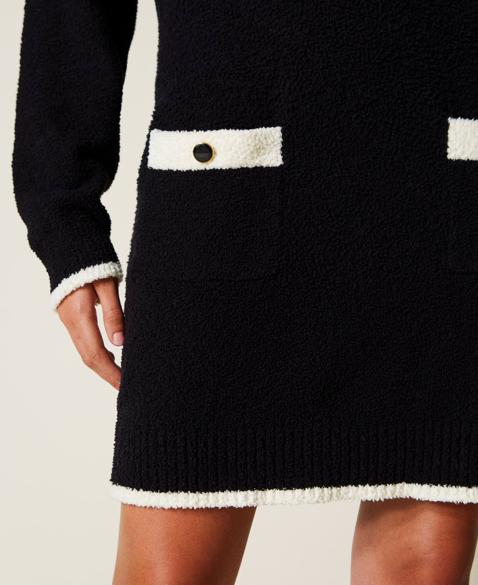 Robe courte en chenille avec boutons