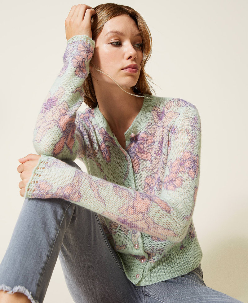 C&aacute;rdigan corto con estampado de flores