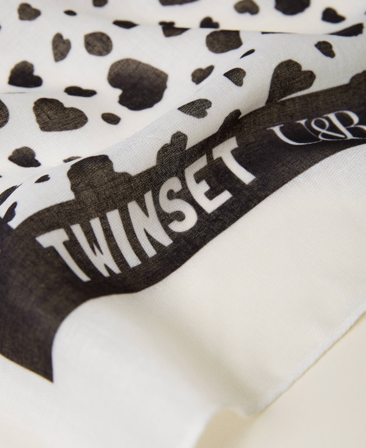 Kefiah with print and contrasting logo Two-tone Black / "Sugar" White Woman 222LL41KK_10208_02
