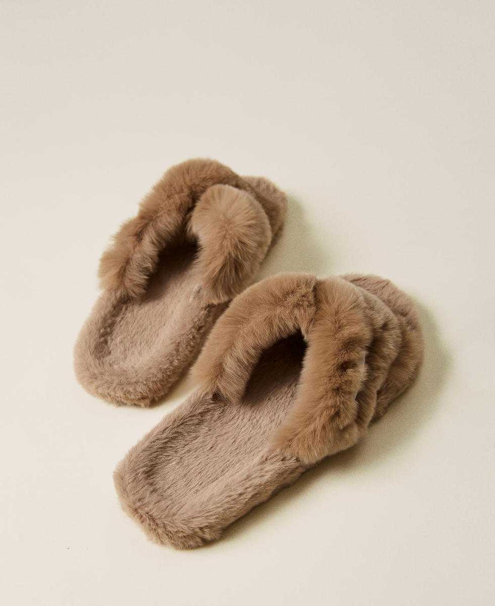 Stolt ledelse dilemma Criss-crossed faux fur slippers Woman, Beige | TWINSET Milano