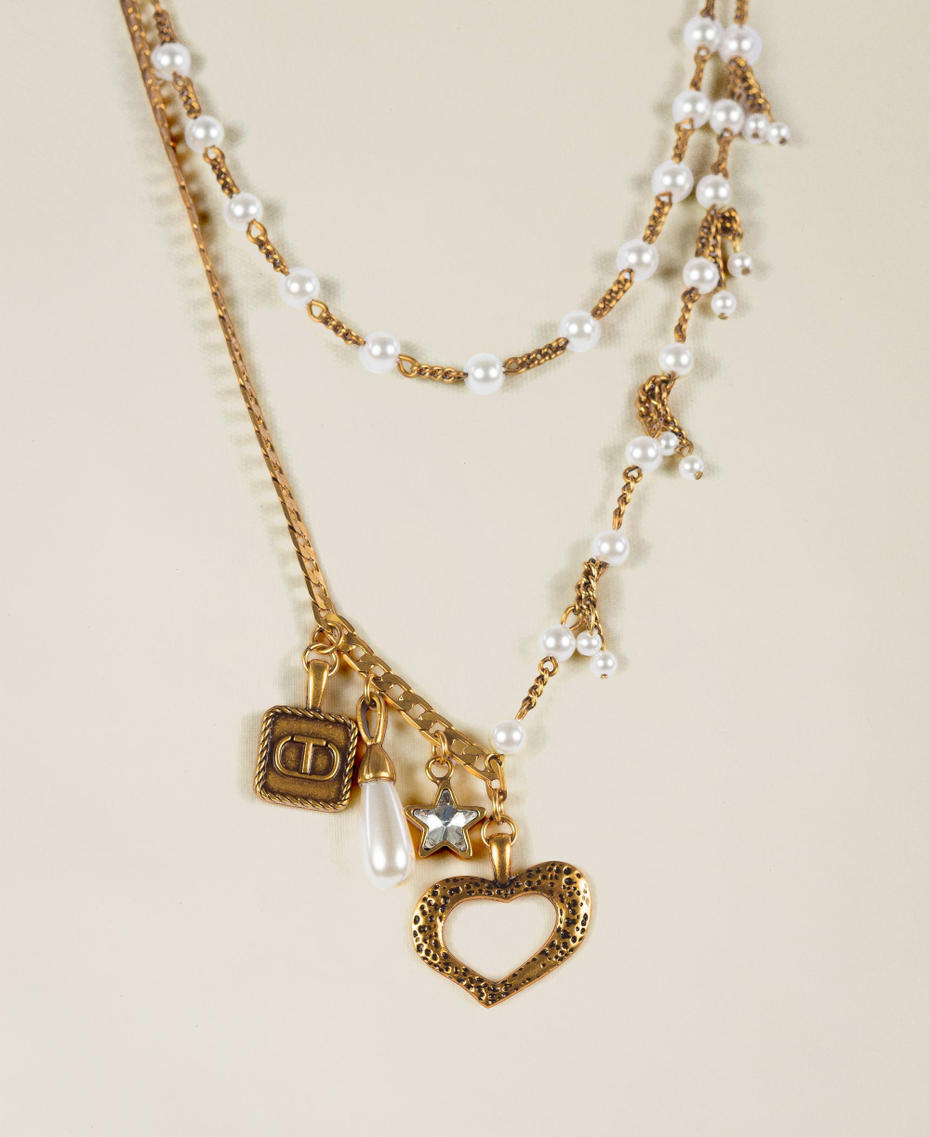 Collana in catena con pendenti