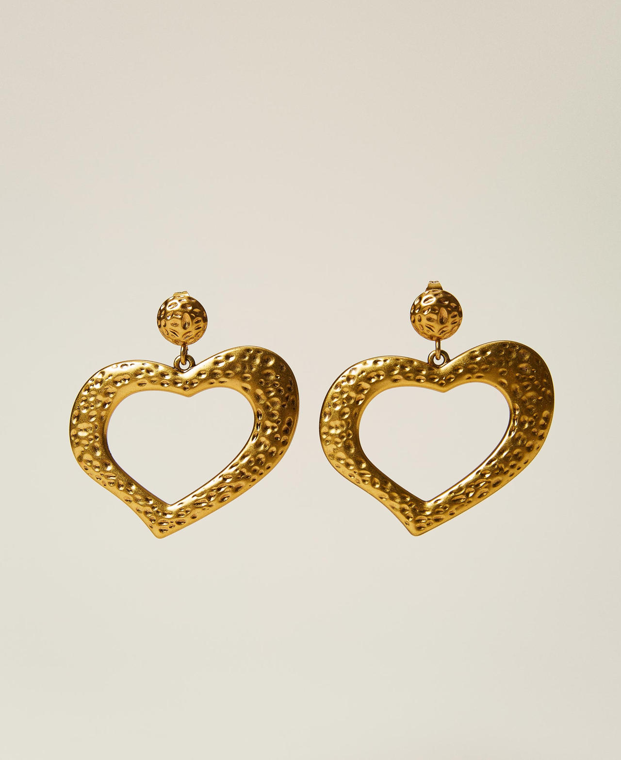 Earrings with pendant heart
