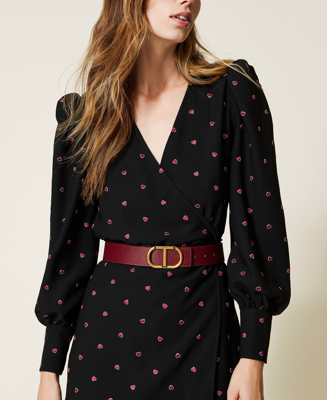 Cintur&oacute;n reversible de piel con logotipo